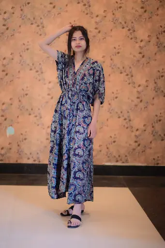 Bohemian V-Neck Maxi Dress – Effortless Elegance with a Vintage Charm